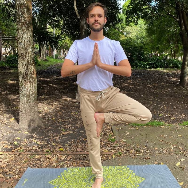pantalon yoga para hombre simbolos gunas